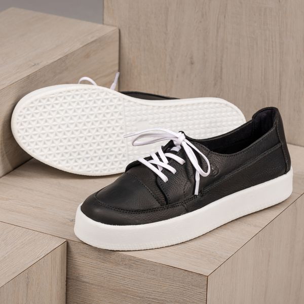 Tênis Zoe em Couro Preto com Solado Alto e Cadarço Off White