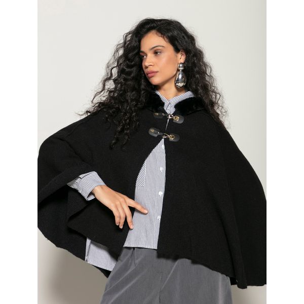 Capa c/ Fechamento e Capuz Biamar Preta