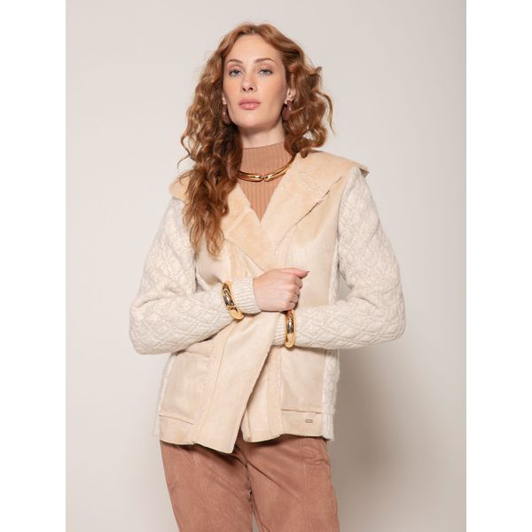 Casaco em Tricô c/ Pele Fake e Capuz Biamar Bege