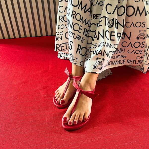 Rasteira Flat em Couro Legítimo - Vermelho