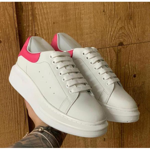 TENIS ALEXANDER MCQUEEN OVERSIZED Branco com pepa pink