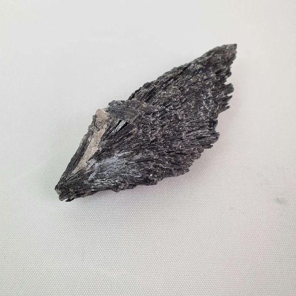 Cianita Negra - Vassoura de Bruxa