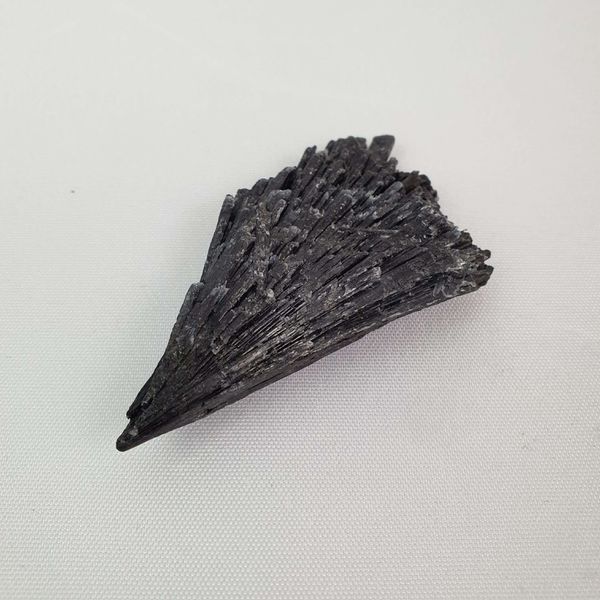 Cianita Negra - Vassoura de Bruxa