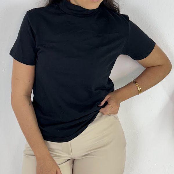 Blusa Basica Gola -Preta