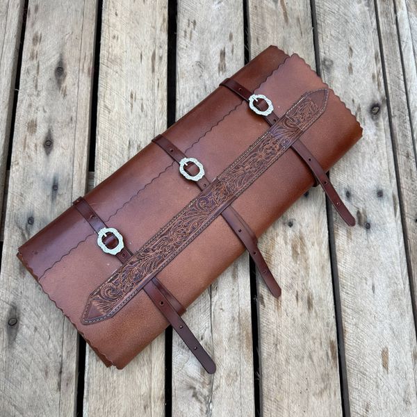 Porta Capa de Couro (SOLA) - Tradicional