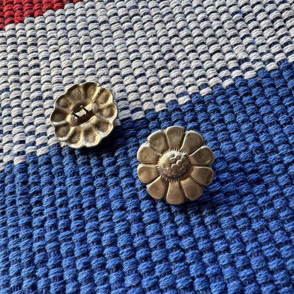 Aplique / Broche de Flor em Zamak (UNITÁRIO)