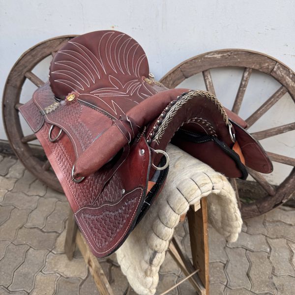 Arreio Rabo de Pato Almofadado Tramado - CASCO (NÃO ACOMPANHA MANTA E PEÇAS)