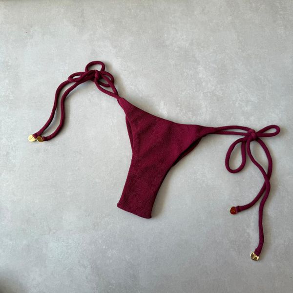 Calcinha Biquíni Acapulco Avulsa Fio Duplo Amarração Lateral Textura Cereja Crepono Trituê
