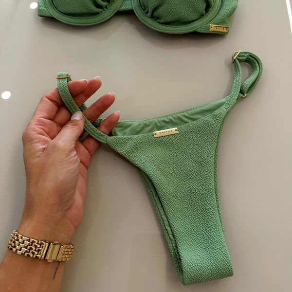Calcinha meio fio Malibu avulso textura verde menta Trituê 