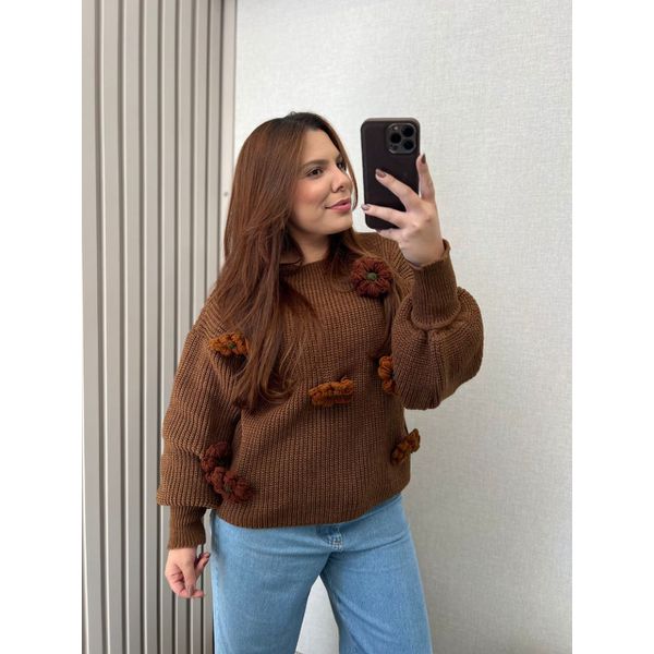 Tricot Com Aplicação Em Flor Marrom
