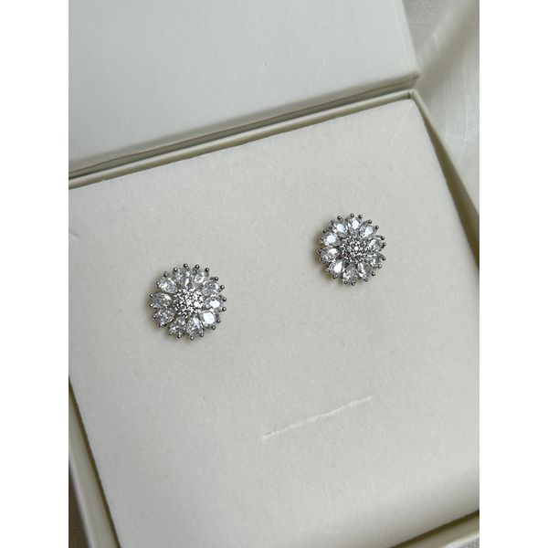 Brinco Pizza Cravejado Banhado a Ródio 