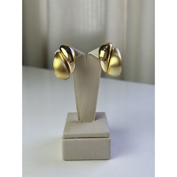 Brinco Maxi Acetinado e Liso Banhado a Ouro