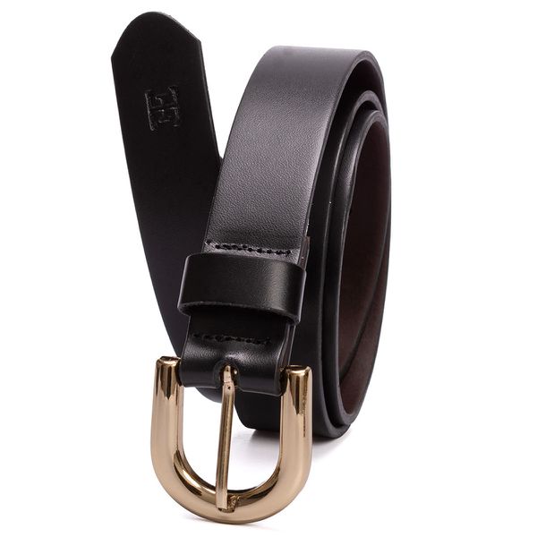 Cinto feminino em couro na cor preto com fivela dourada