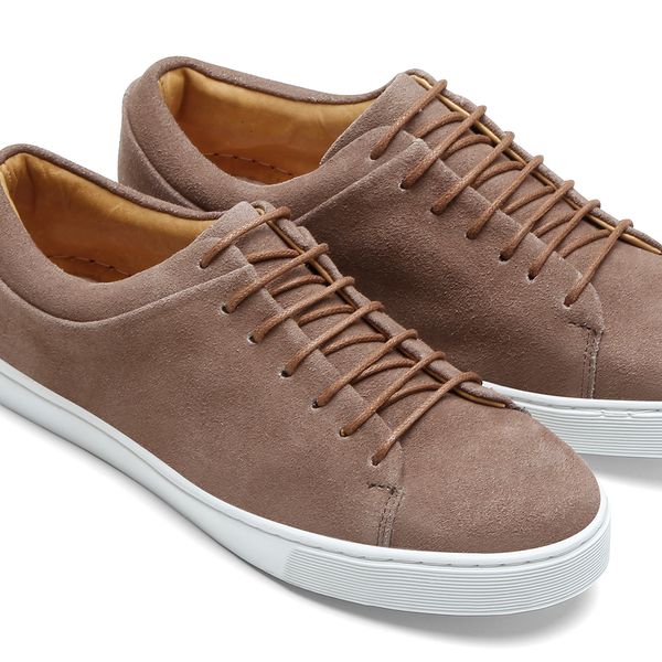 Sneakers sand sales