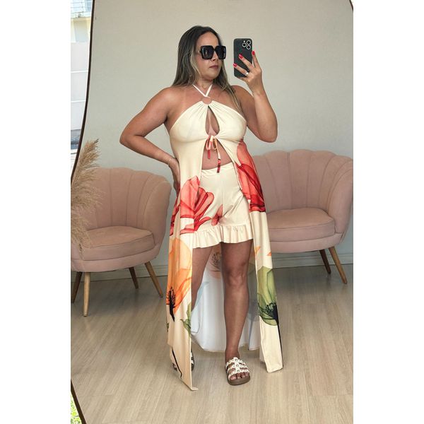 Conjunto florido bata longa e shorts 