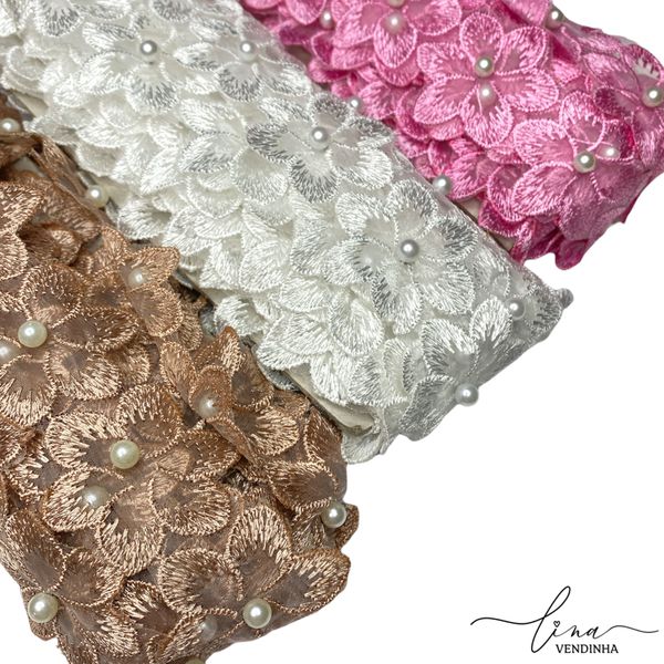 Flor Bordada com Pérolas (10 Uni.)