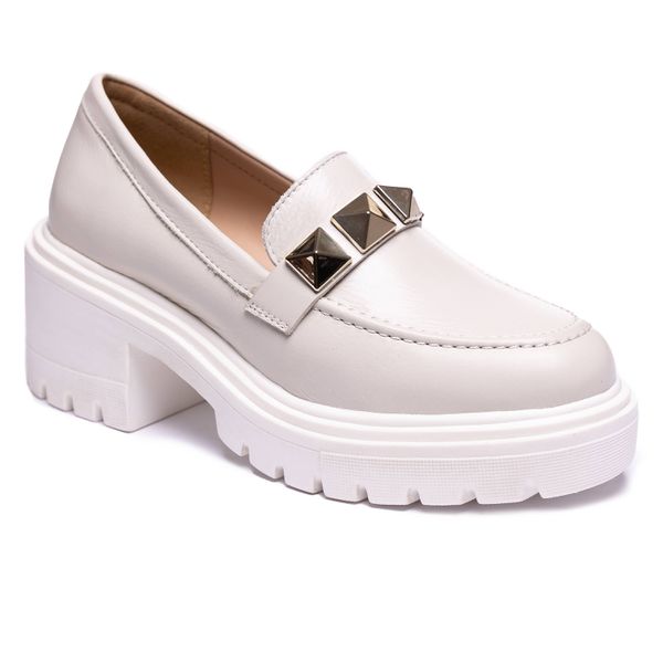 Mocassim Nungwi Couro Off White - VIA MISS | Calçados Femininos