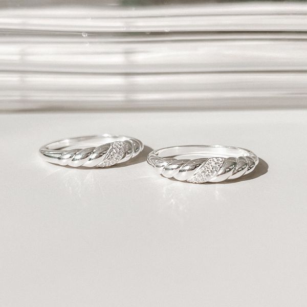 Anel Croissant Cravejado Prata 925 