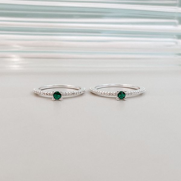 Anel Solitário Verde Cravejado Prata 925