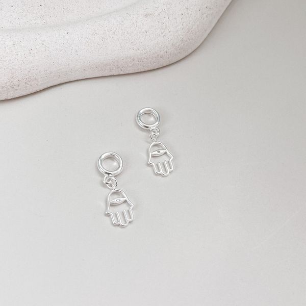 Berloque Mão De Iansã Vazada Prata 925 