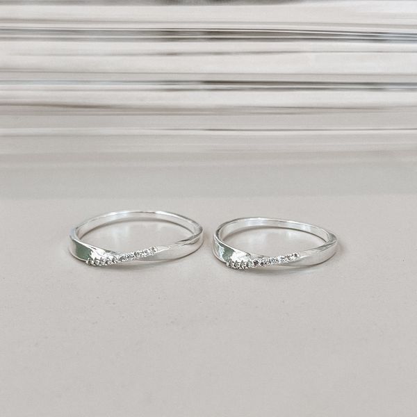 Anel Torcido Liso e Cravejado Prata 925 