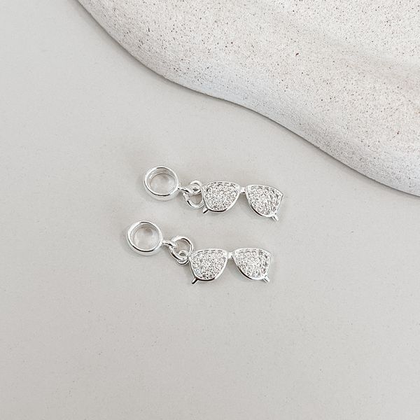 Berloque Óculos de Sol Cravejado Prata 925