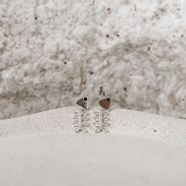 Brinco Peixe esqueleto Prata 925