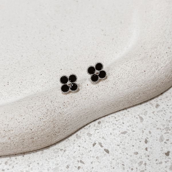 Brinco Trevo Cravejado preto Prata 925