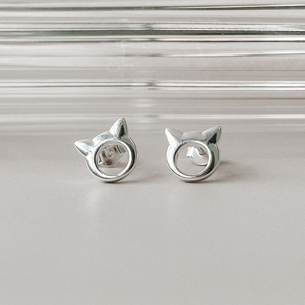Brinco Gatinho Liso Prata 925 