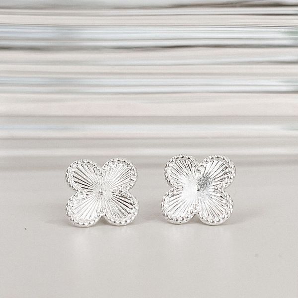 Brinco Trevo Detalhado Prata 925 