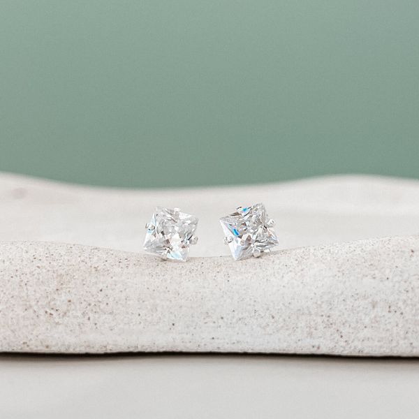 Brinco Carrê Cristal 4 Mm Prata 925 