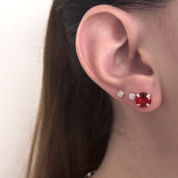 Brinco Solitario Vermelho 8 mm Prata 925