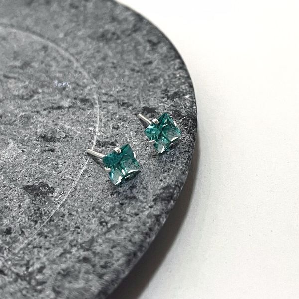Brinco Carre Verde Turmalina 5mm Prata 925