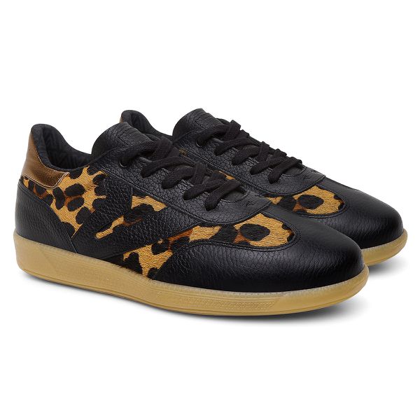 Tênis Feminino Em Couro Vittal Estela Preto e Leopardo
