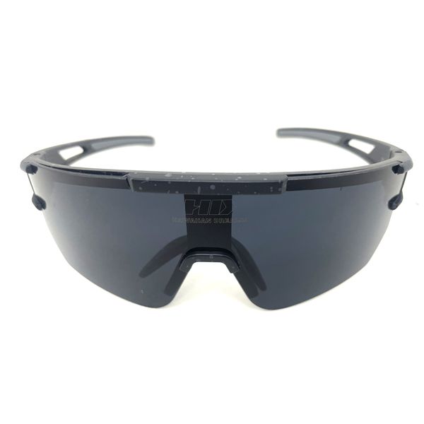 Óculos de Sol HD Hilo acetato preto detalhes emborrachados em cinza e lentes fumê Modelo máscara