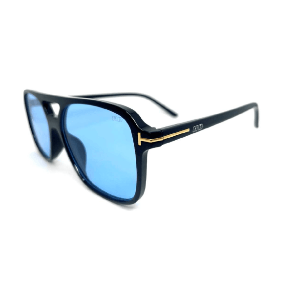 Óculos de sol HD Phoenix Blue e com armação preta, detalhe dourado na haste, lente azul e proteção UV
