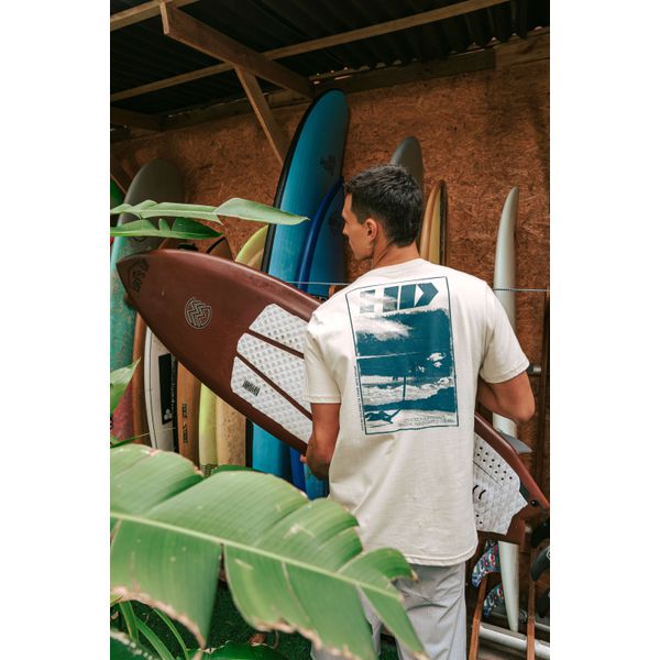 Óculos de Sol Owl HD em acetato preto com as lentes em fumê. Modelo hype casual