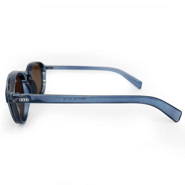 Óculos de sol HD Round Azul com armação em azul degradê, hastes azul translucido e lentes com proteção UV