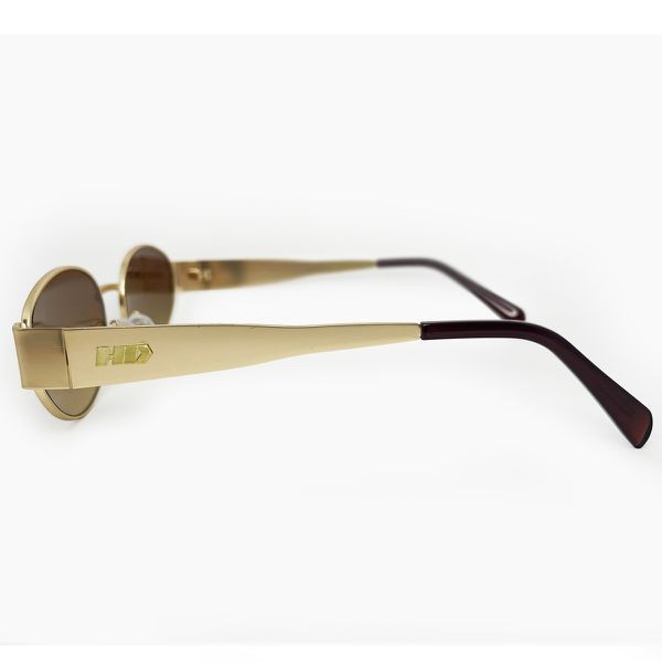 Óculos de sol HD em metal com armação dourada e lentes marrom com proteção UV