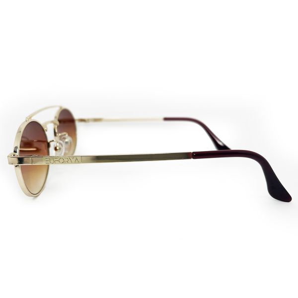 Óculos de sol HD em metal com armação dourada e lentes marrom degrade com proteção UV