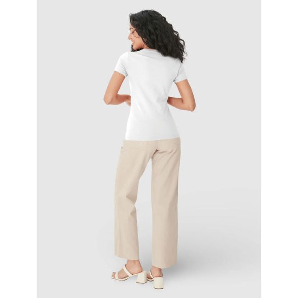 Blusa Básica Feminina Decote Redondo Em Algodão Branco