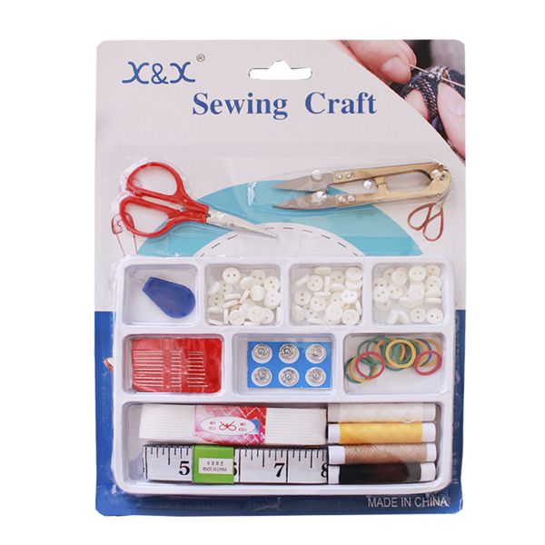 Kit de Costura com Cartela contendo Tesoura, Linhas, Fita Métrica, Agulhas, Botões e outros itens