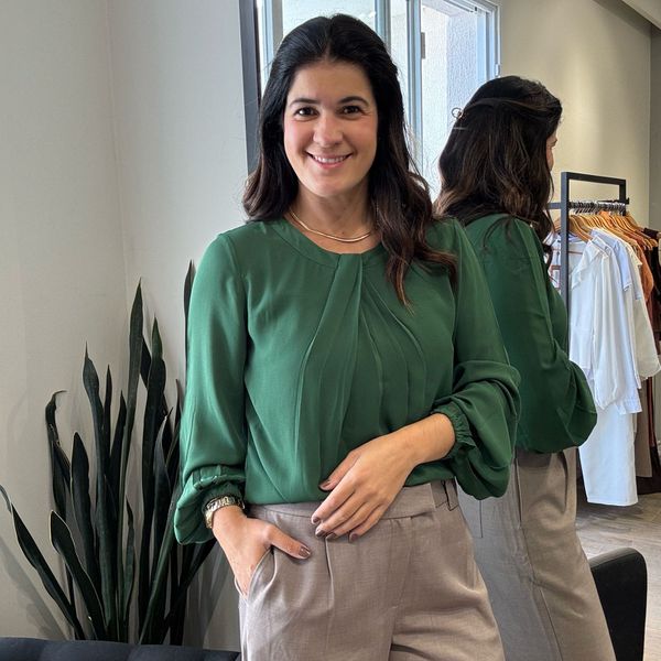 Blusa Feminina Crepe Detalhe Gola Manga Bufante - Verde