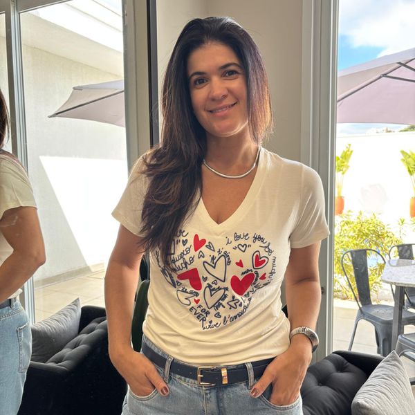 Blusa Feminina Decote V Coração - Off White