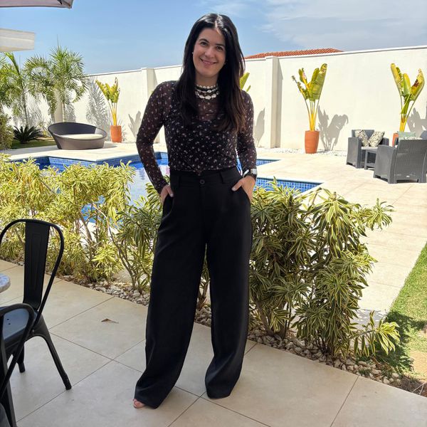 Calça Feminina Alfaiataria Detalhe Cós - Preto
