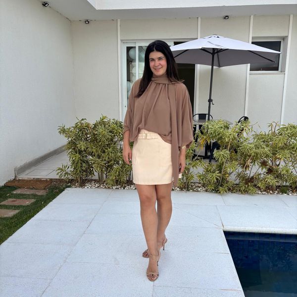 Shorts Saia com Fivela - Nude