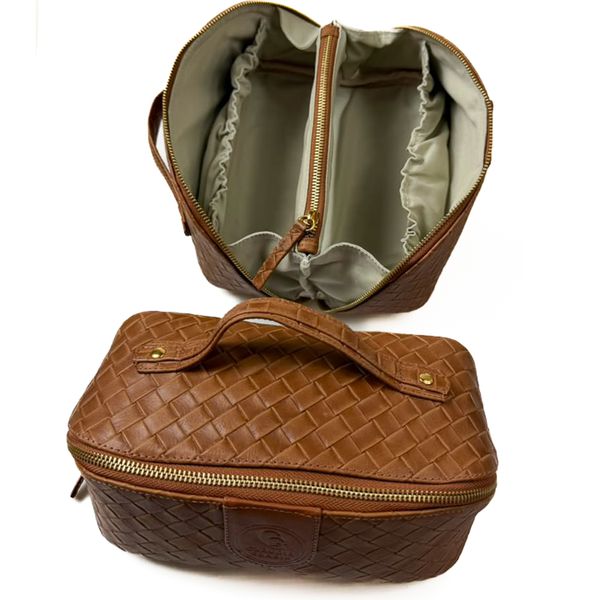 Necessaire Triângulo em Couro Texturizado Caramelo