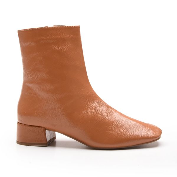 BOTA FEMININA CANO CURTO EM VERNIZ MOLHADO 159032-WHISKY