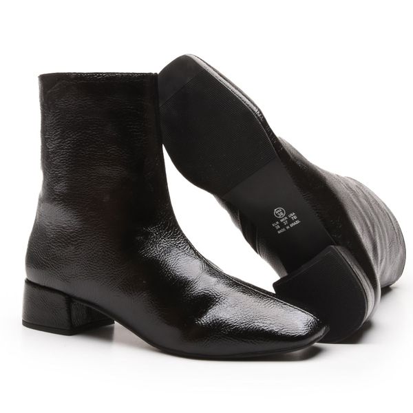 BOTA FEMININA CANO CURTO EM VERNIZ MOLHADO 159032-PRETO