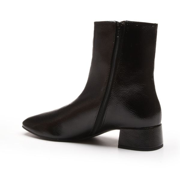 BOTA FEMININA CANO CURTO EM VERNIZ MOLHADO 159032-PRETO